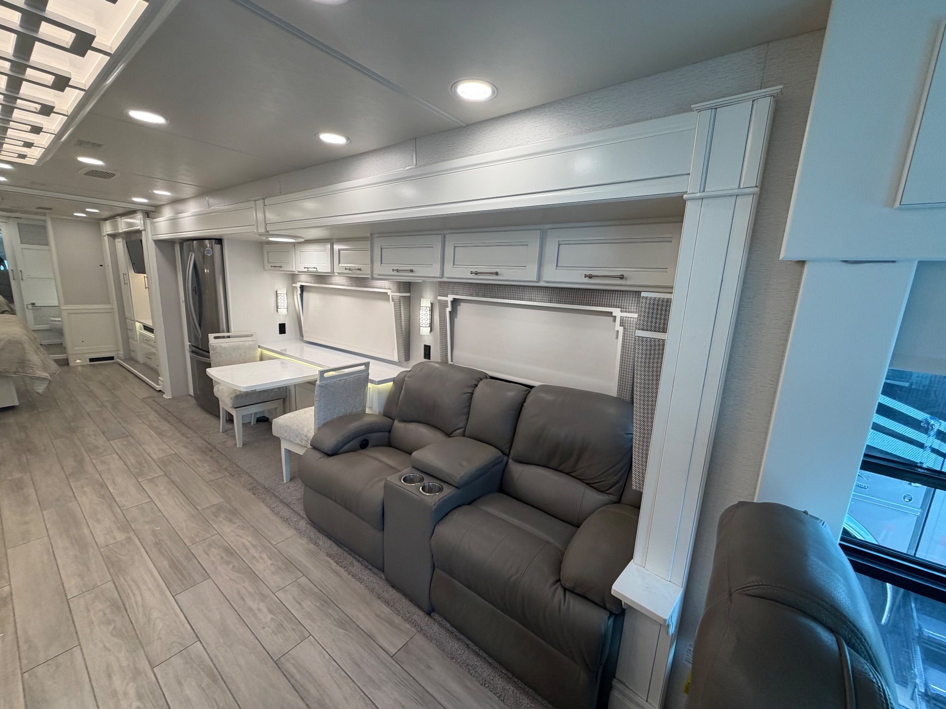 2023 Entegra Coach Aspire 40P - Interior view 2