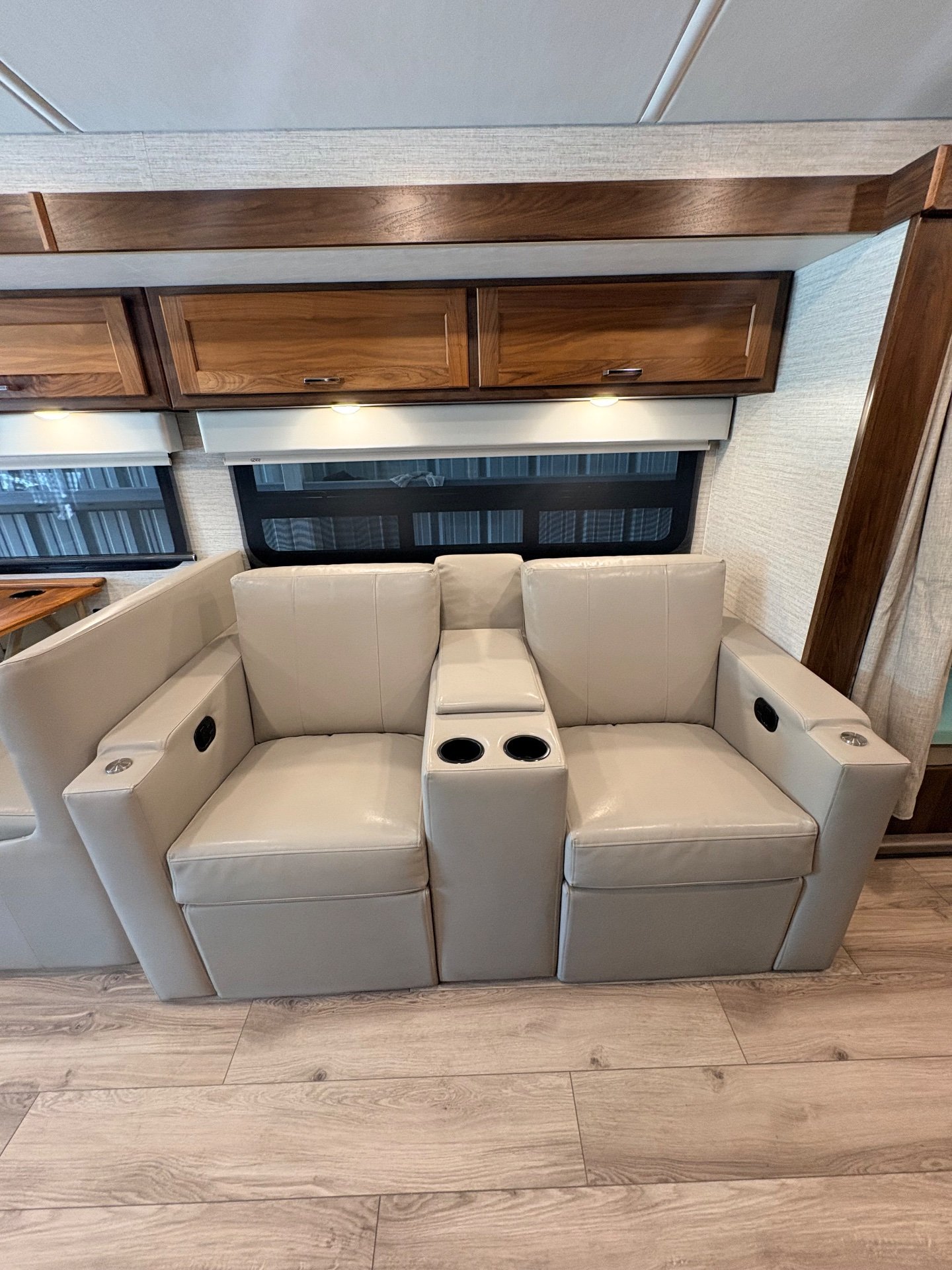 2023 Winnebago Forza 38W - Interior view 3
