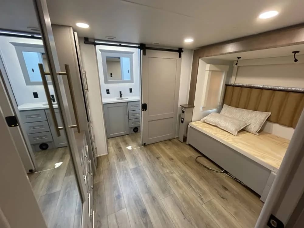 Two bedroom fifth wheel layout