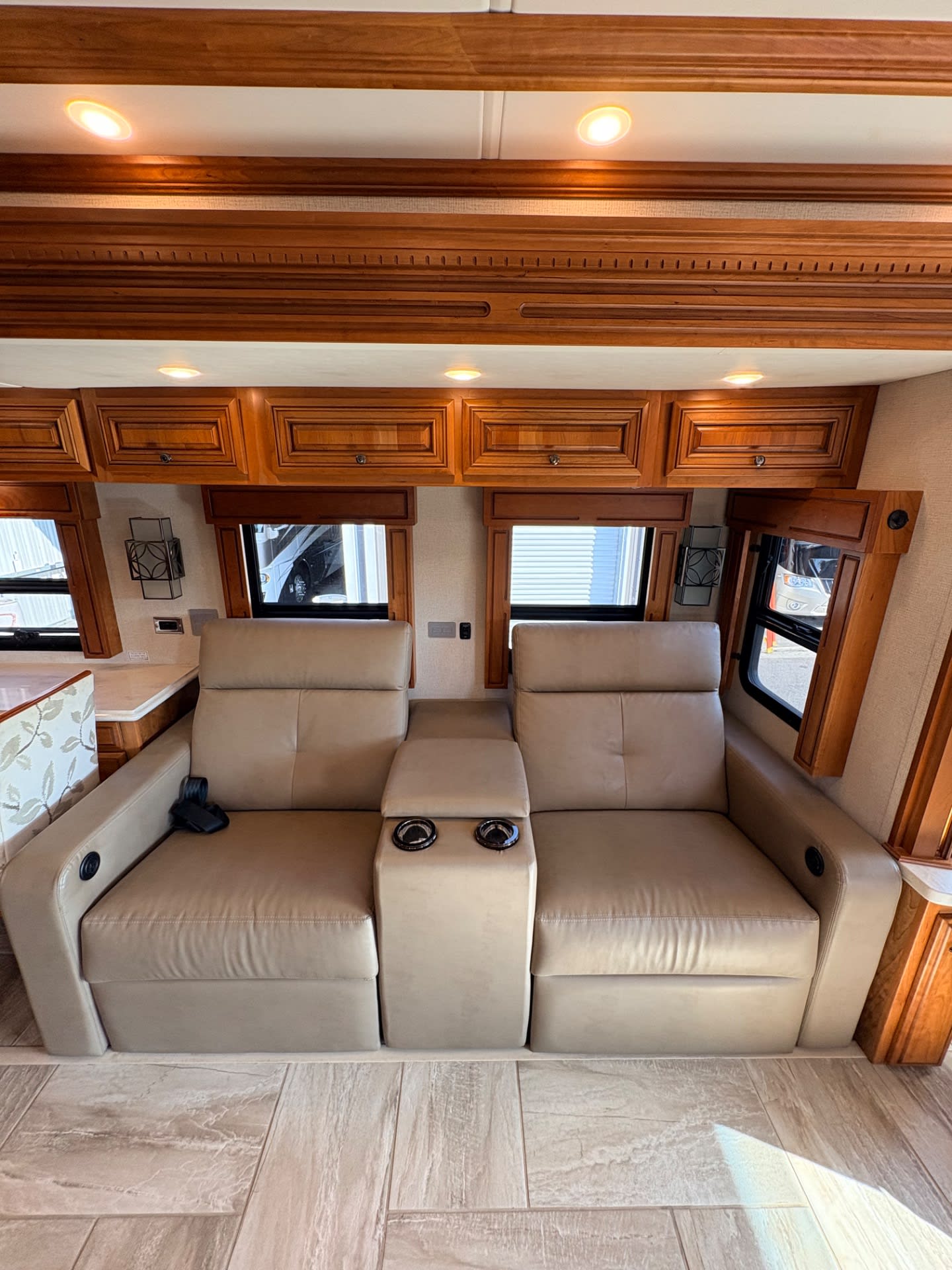 2019 Newmar Dutch Star 4369 - Interior view 2