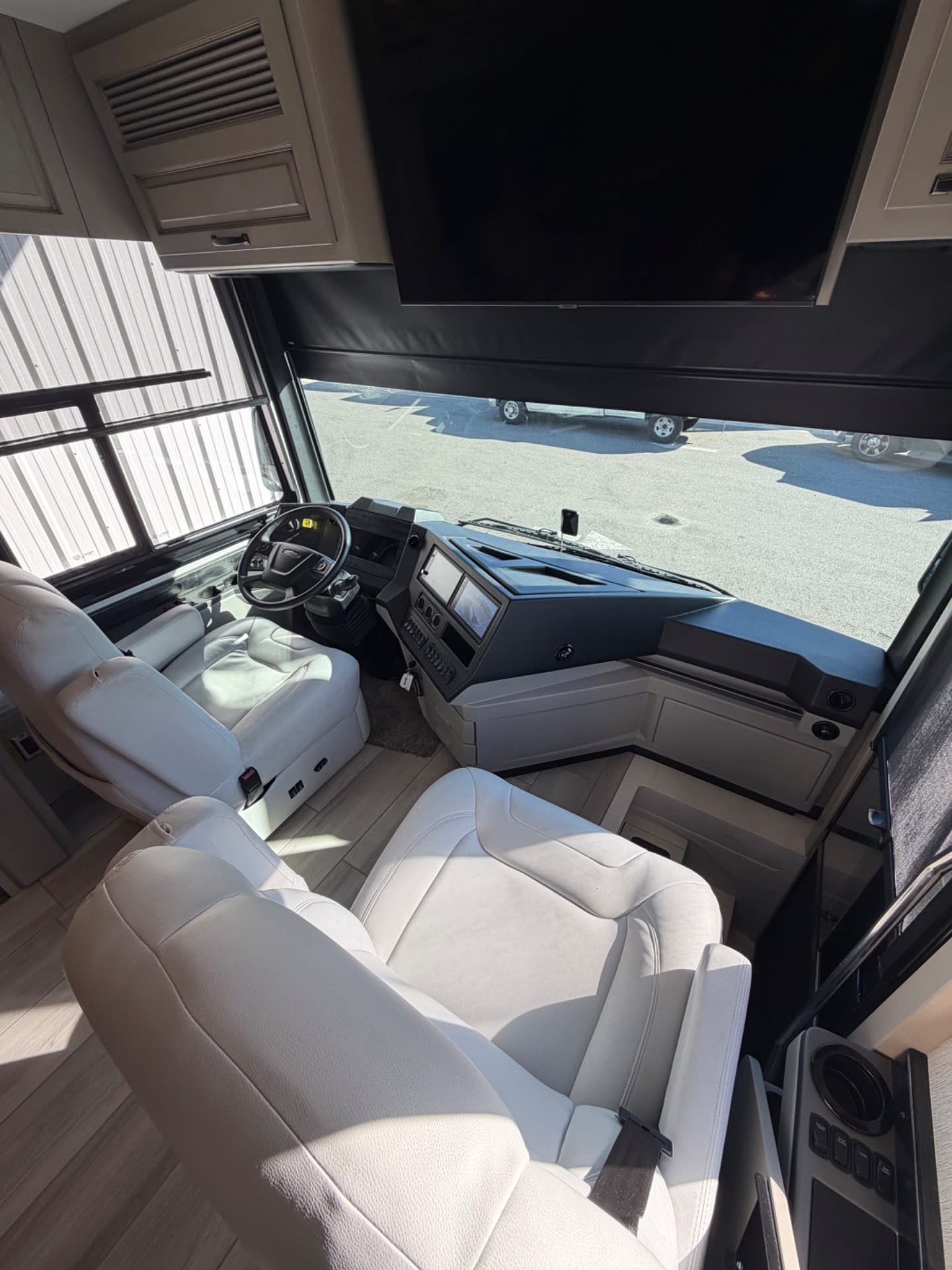 2023 Newmar Dutch Star 4369 - Interior view 3