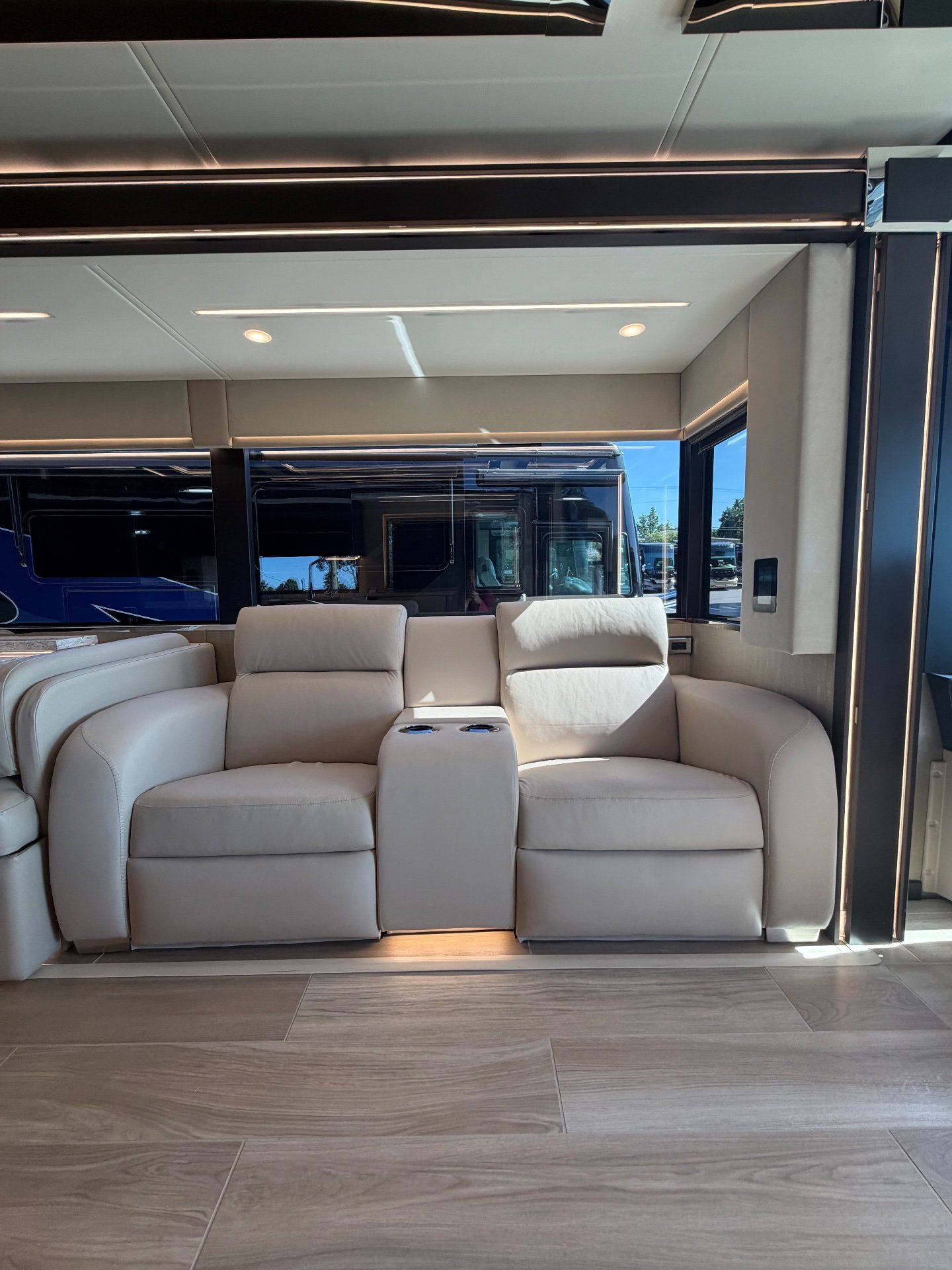 2024 Newmar King Aire 4596 - Interior view 2
