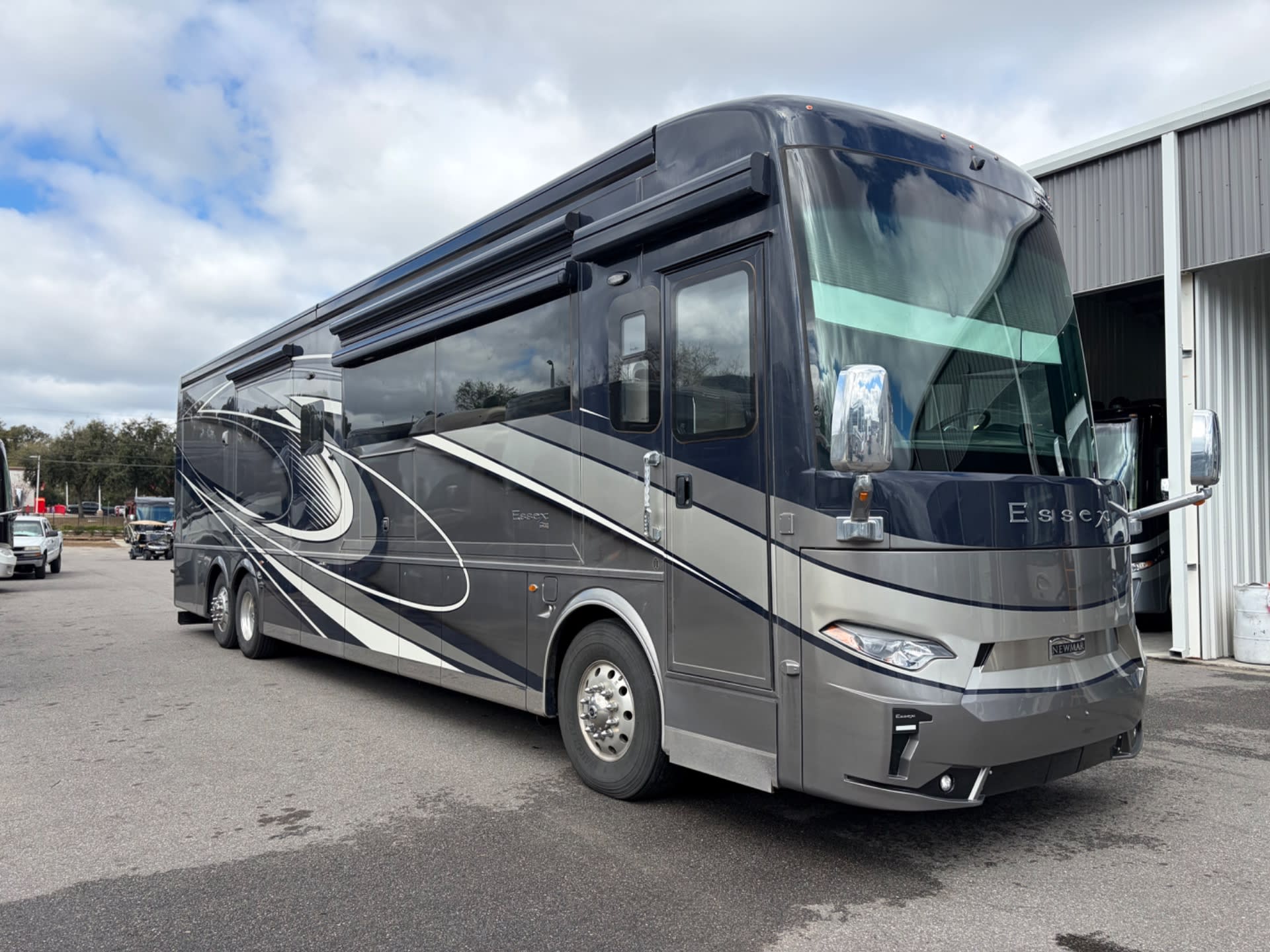 2023 Newmar Essex 4521 - Exterior view