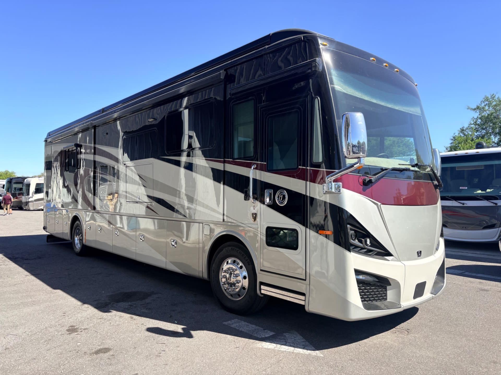 2022 Tiffin Phaeton 40 IH - Exterior view