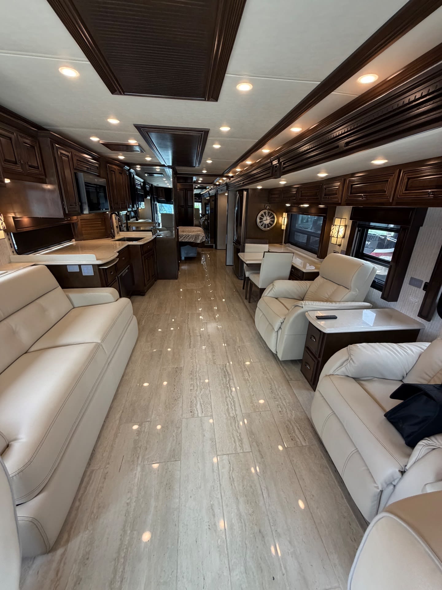 2019 Newmar Dutch Star 4369 - Interior view