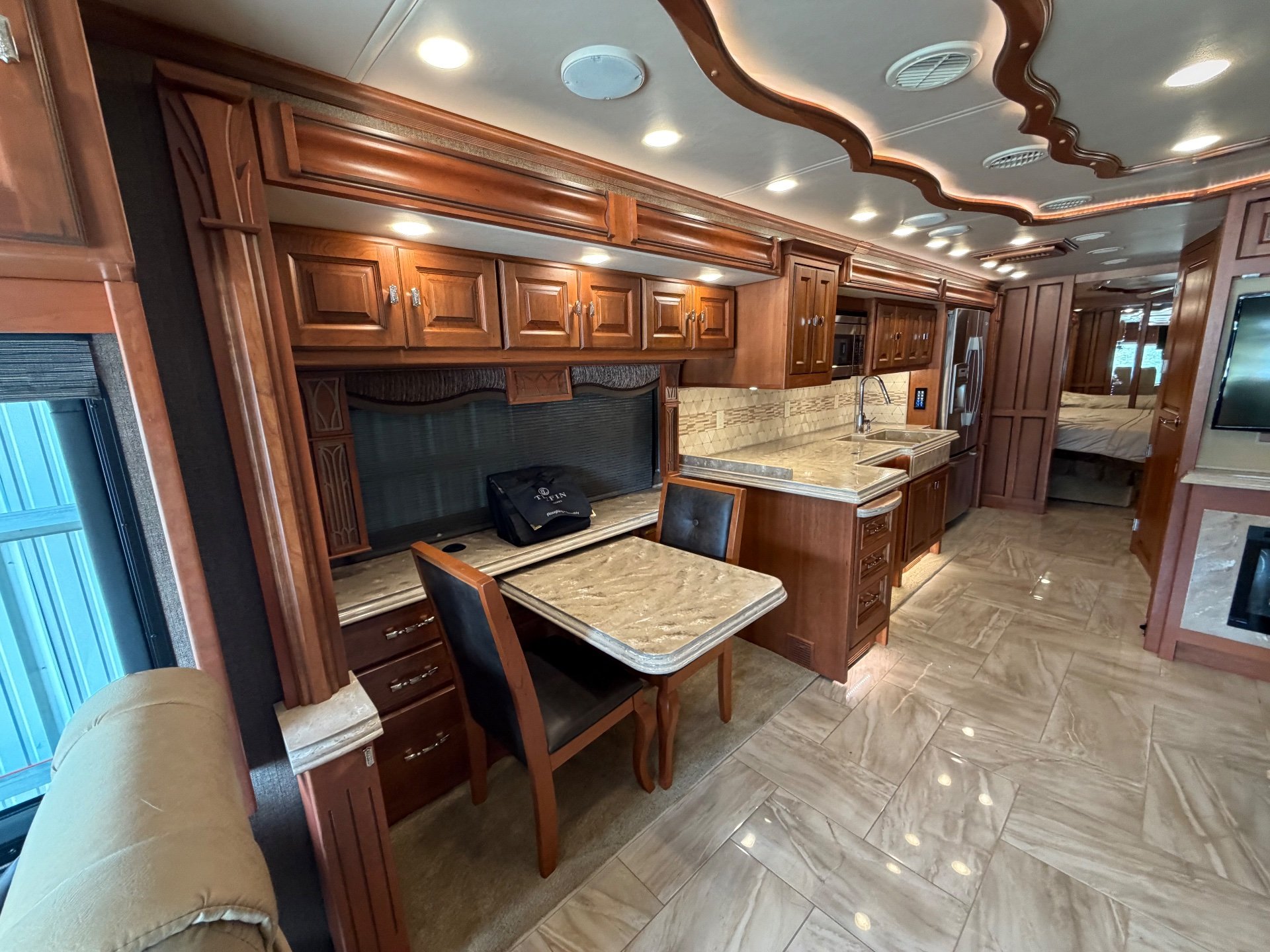 2017 Tiffin Allegro Bus 37 AP - Interior view 3