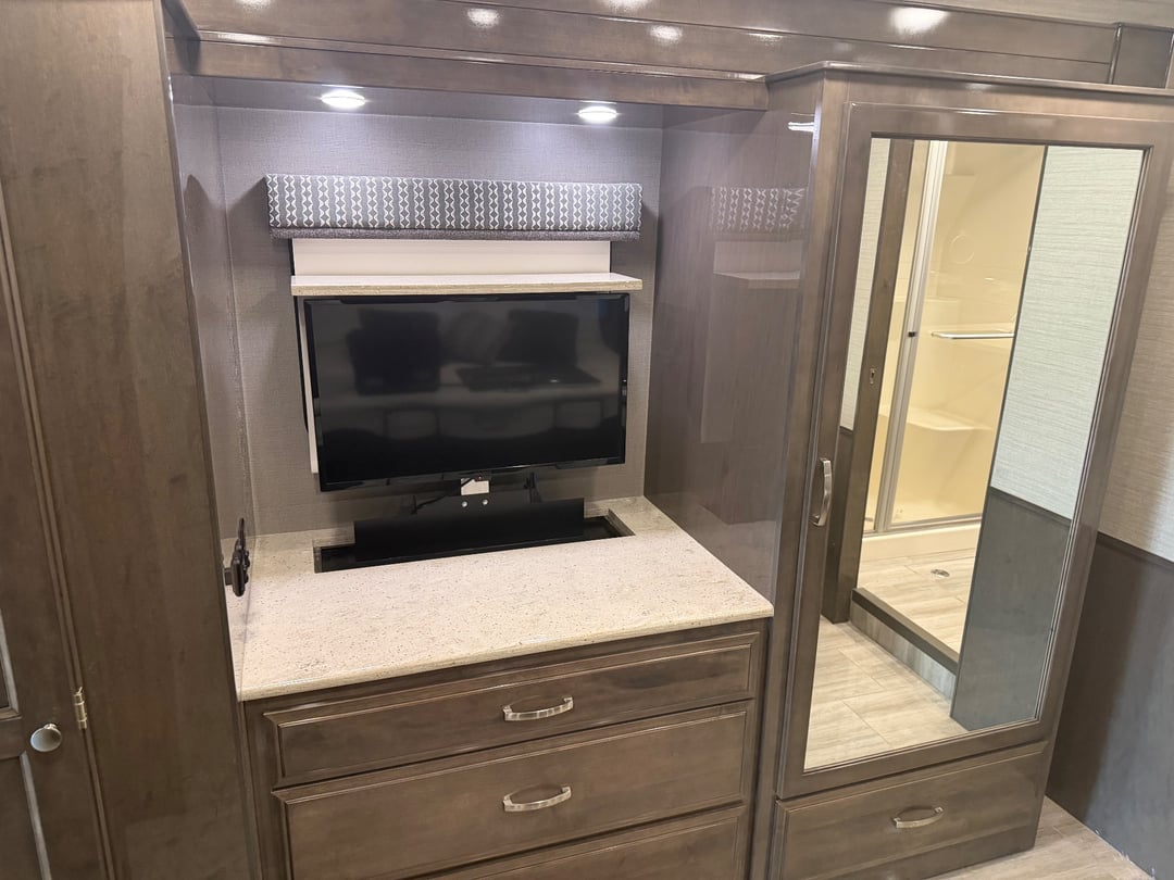2020 Entegra Coach Reatta XL 39BH, Bedroom photo 3