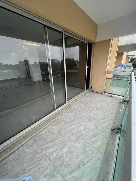 04 bedrooms apartment- Akwa