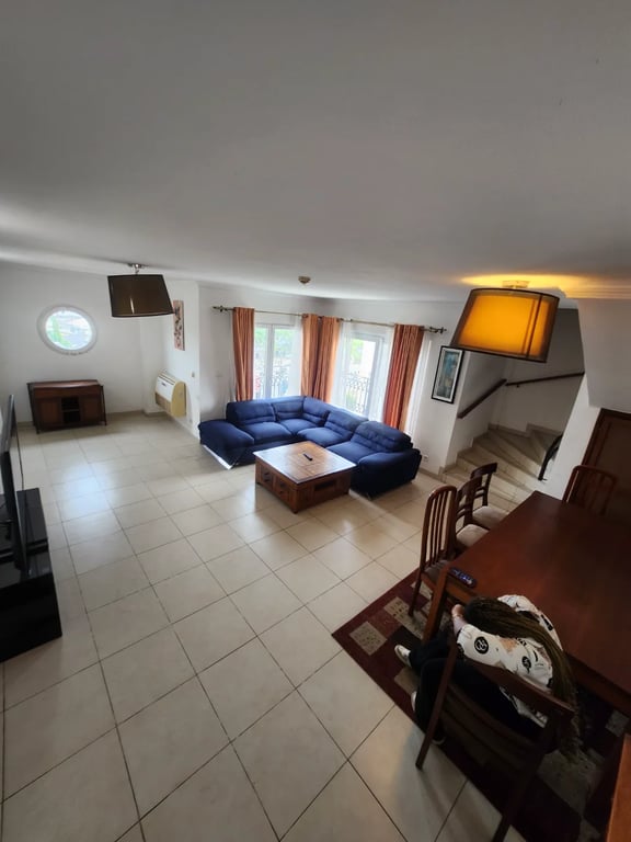Duplex 3 chambres Bonapriso, près Petite Métisse - 1,5M