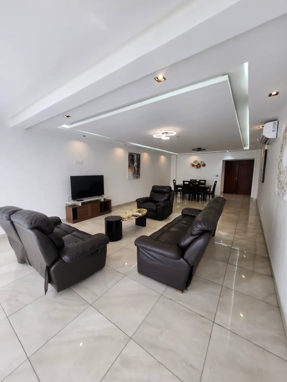 Meublé : appartement 03 chambres - Bonapriso | 2 000 000 FCFA