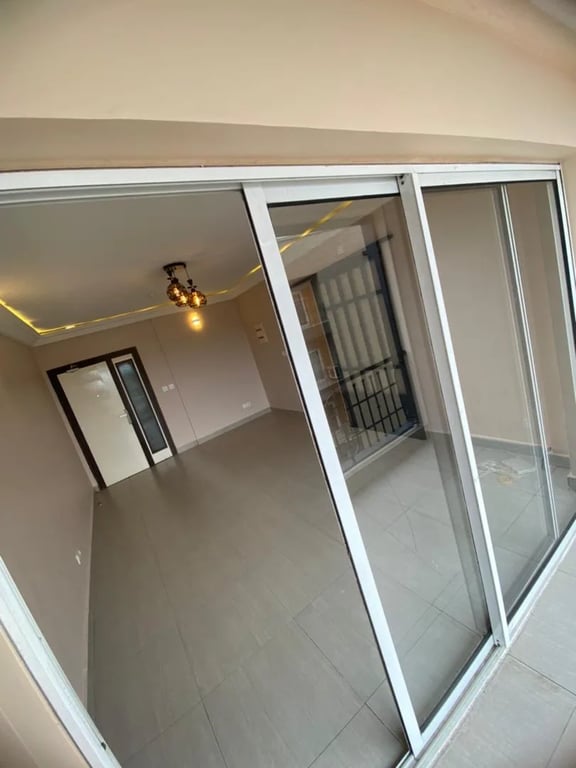 Bel appartement au 3ème étage- Bonapriso | 600 000FCFA