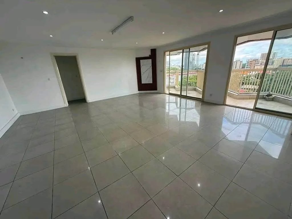 Apt 3 chambres, Bonapriso secteur Hydrocarbures - 900 000 FCFA