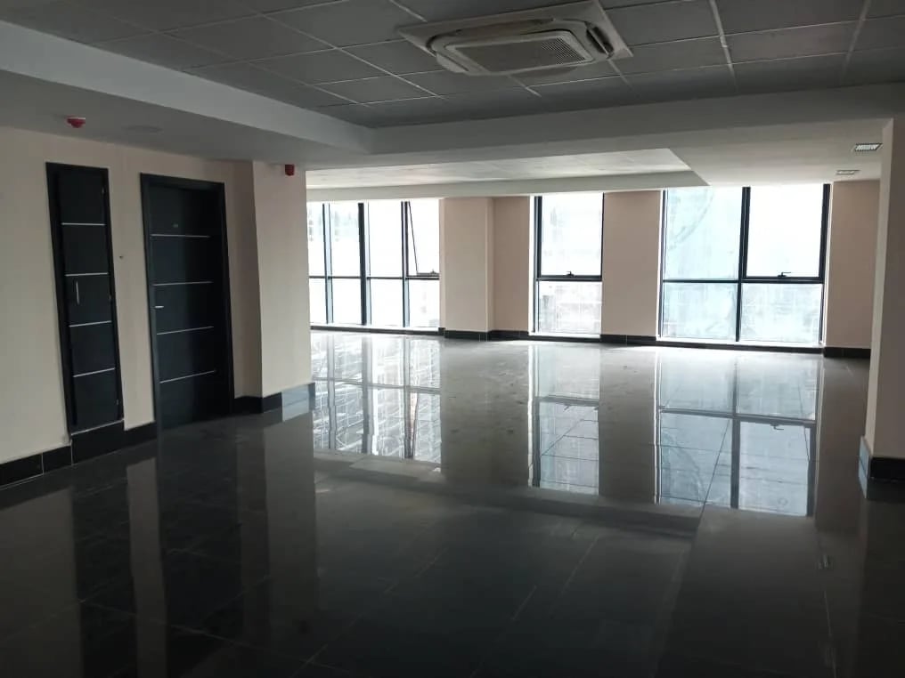 550 sq m open space at Bonanjo