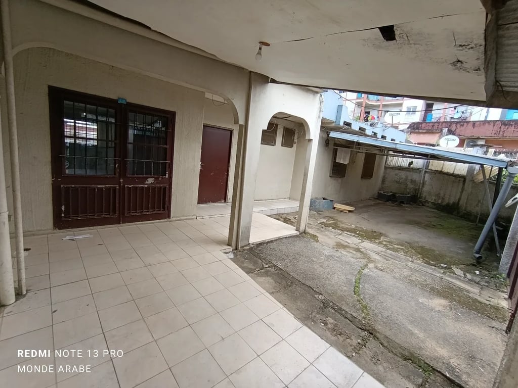 Villa SIC de 4 chambres à louer - Bonamoussadi