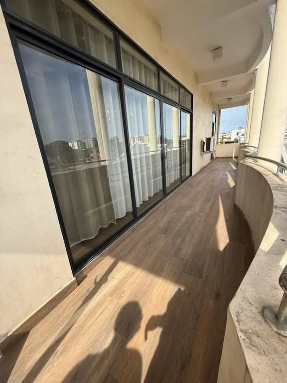 Unfurnished : 03 bedrooms apartment | Bonapriso
