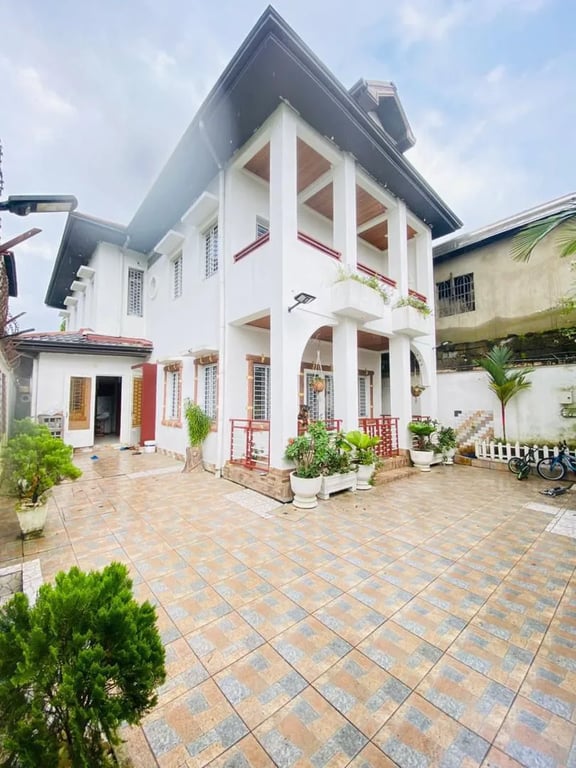 Magnifique duplex à louer à Bonamoussadi