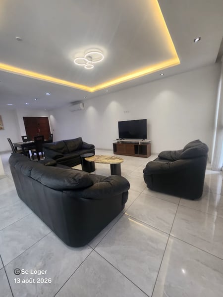 Studio meublé Bonapriso près Avenue De Gaulle, 1 800 000 F