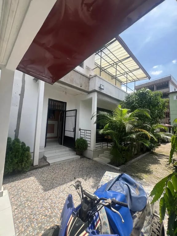 Villa à vendre à Youpwe près de Bonapriso