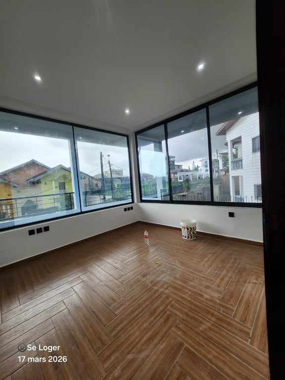 Studio hait standing- Santa barbara, Bonamoussadi | 250 000FCFA