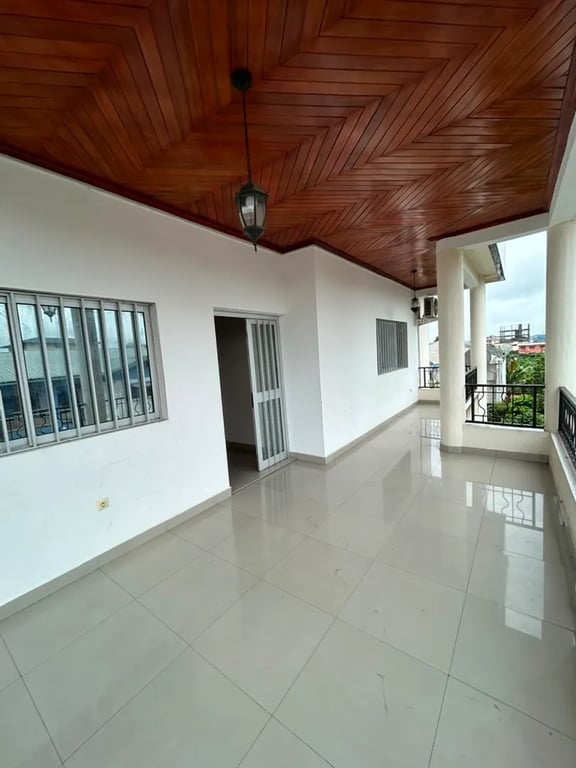 Appartement 3 chambres Santa Barbara, Bonamoussadi - 400 000 FCFA