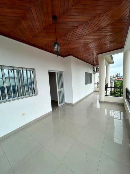 Appartement 3 chambres Santa Barbara, Bonamoussadi - 400 000 FCFA