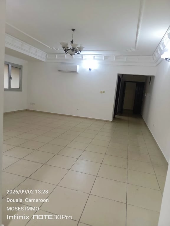 Appartement 2 chambres, Bonapriso près Goodies - 600 000 FCFA