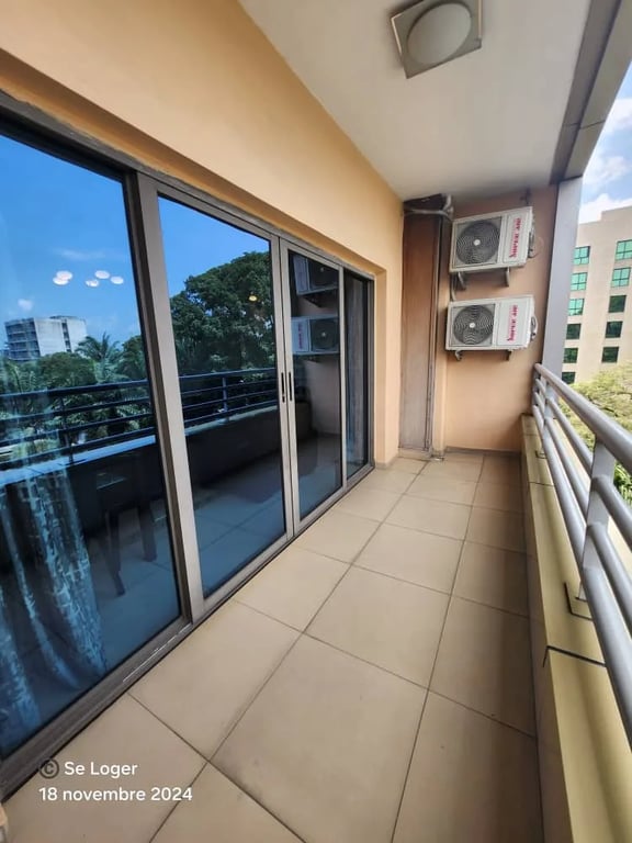 Apt 3 chambres Bonapriso, Avenue de Gaulle - 1,2M FCFA