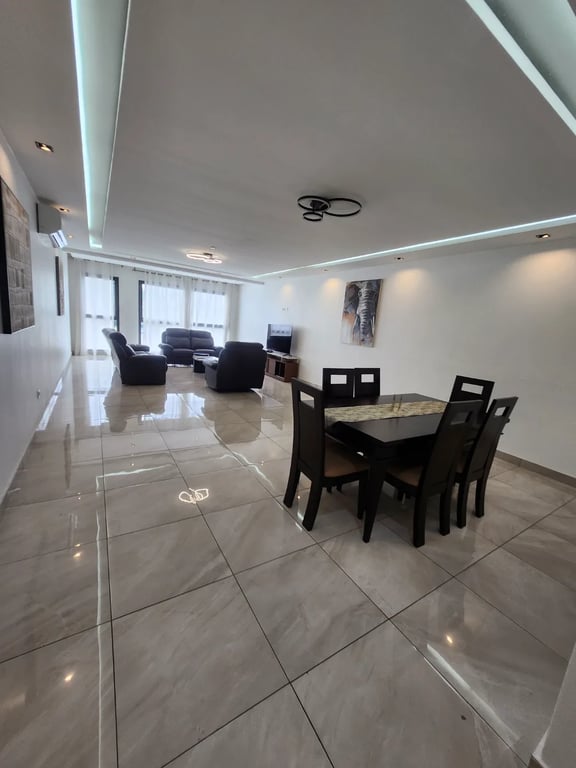 Appartement meublé de 03 ch - prè salle de sport Energy Club, Bonapriso - 1,800,000 FCFA