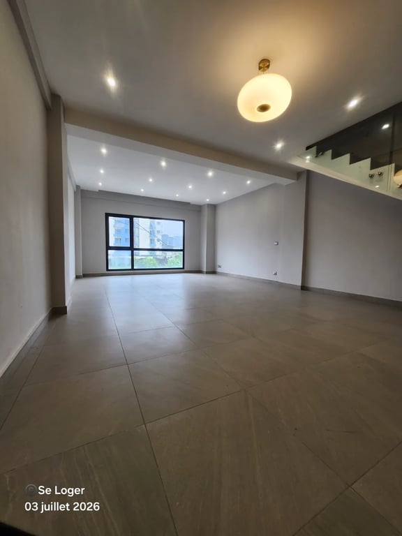 Duplex 2 chambres Bonapriso, 10 min PAUL – 1 100 000 F