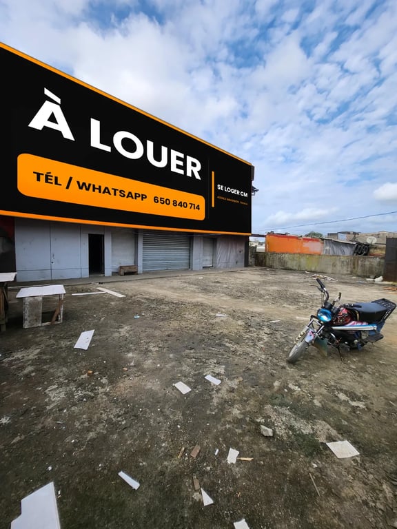Shop 700 m² Ari près Tradex - Local commercial R+1