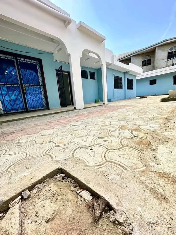 Villa SIC rénovée à louer à Makepe