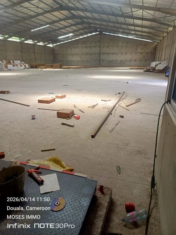 1500 m² entrepôt à louer - Yassa
