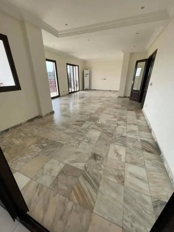 03 bedrooms apartment- Bonapriso