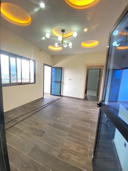 Studio in Logpom, 150 m from main highway - 150,000 FCFA/month