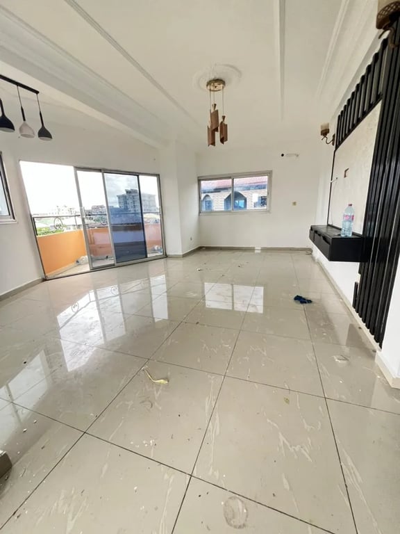 Studio à Logbessou -200m des pavés | 100 000FCFA