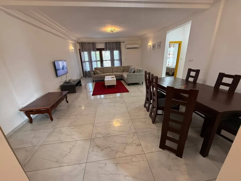 Unfurnished 02 bedrooms apartment - Bonapriso
