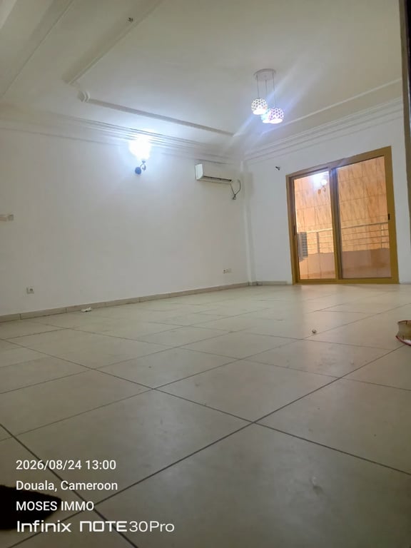 Appartement 2 chambres, Bali près MRS BALI – 400 000 FCFA