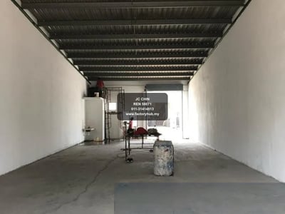 工厂 出售 - RM48万 森美兰Nilai 3永久地契排屋式工厂出售 – 2000呎 - Nilai, Negeri Sembilan