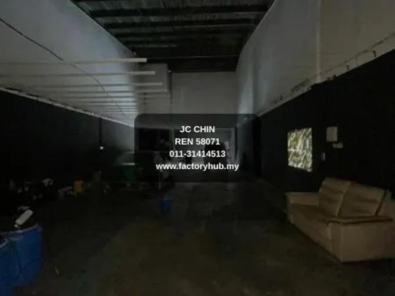 Factory For Sale - Freehold 1.5-Storey Terrace Factory for Sale in Bukit Kemuning – RM980K 2500sf - Kota Kemuning, Selangor