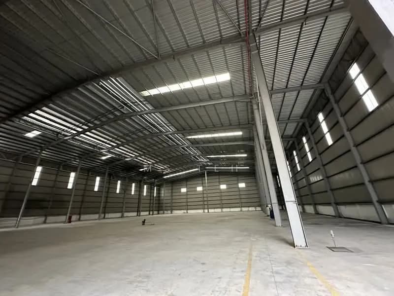Semi-D Factory/Warehouse for Rent in Alam Jaya, 18,422 sq ft, 200A