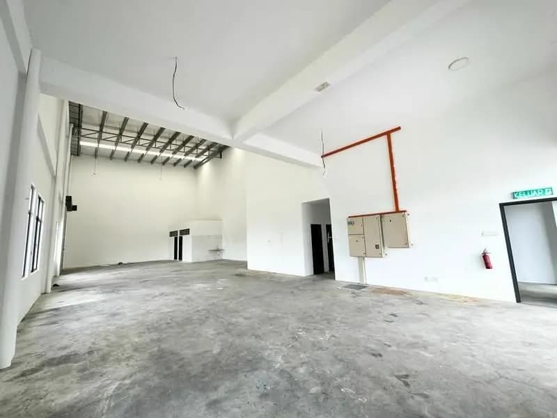 Cluster Factory/Warehouse for Rent in Eco Business Park V, 3,902 sq ft, 150A