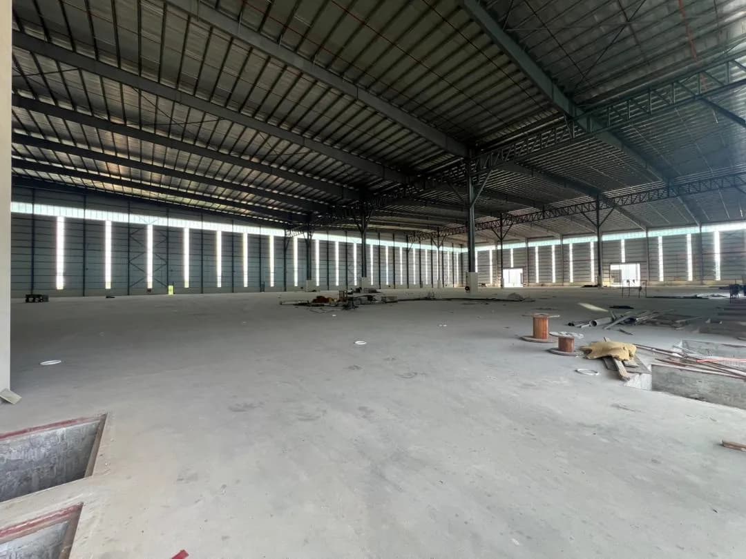 Kilang/Gudang untuk Disewa di North Port, 132,969 kaki persegi, 1000A