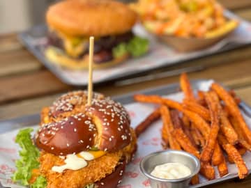 Betrieb: Fifty 4 Burgers