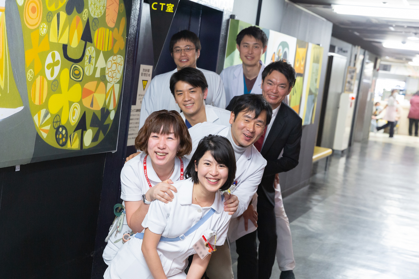 Photo of Edogawa Hospital staff and Kenji