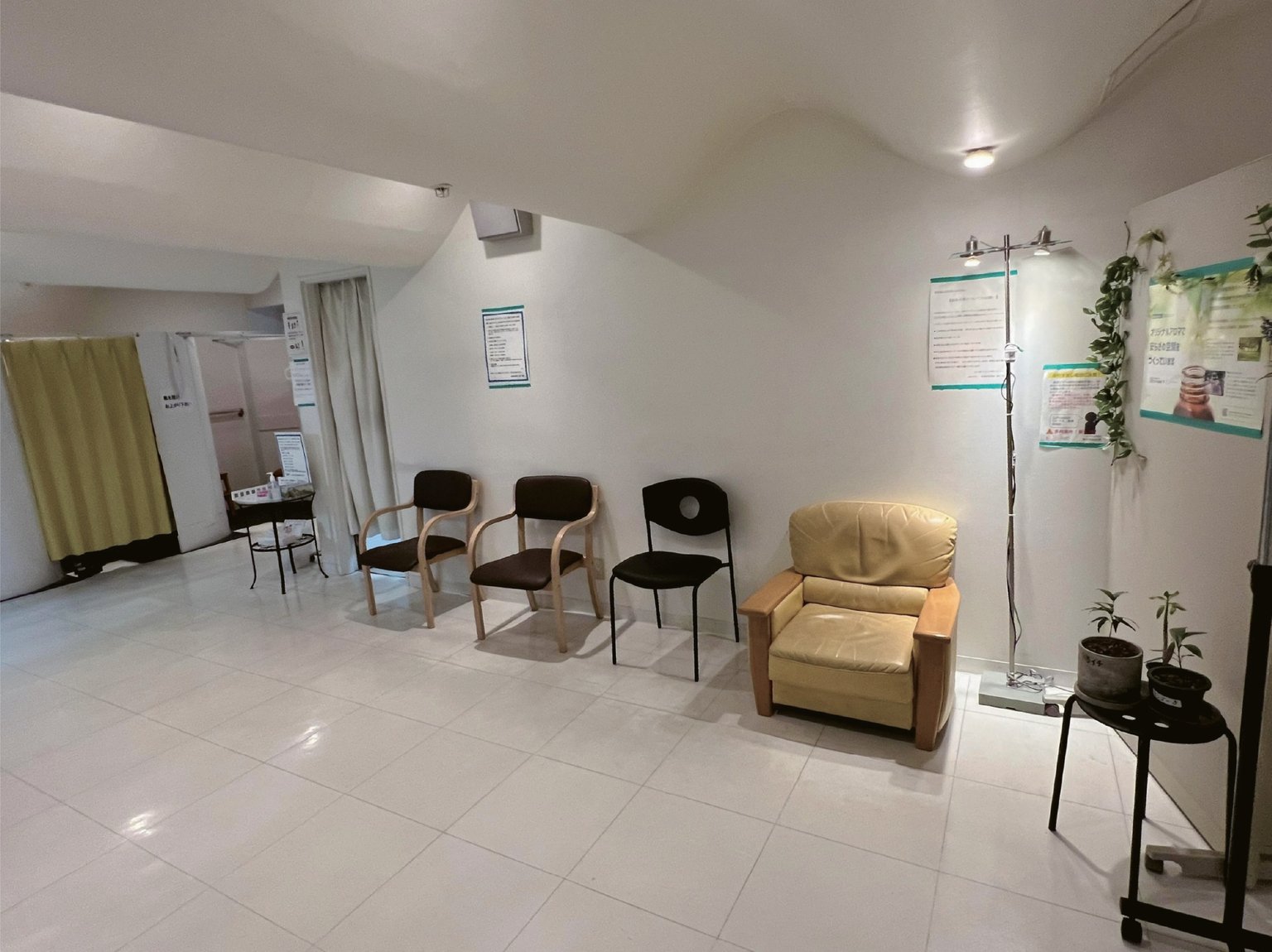 Waiting room of the radiation treatment room at Edogawa Hospital