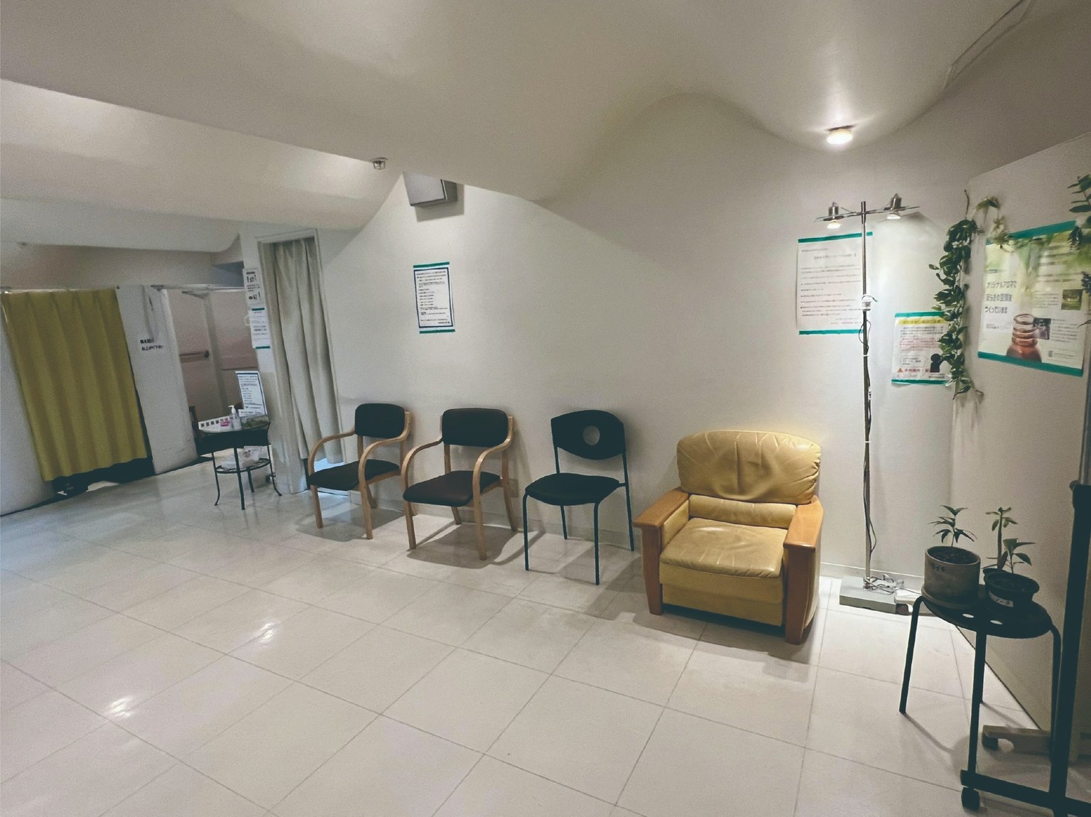 Waiting room of the radiation treatment room at Edogawa Hospital