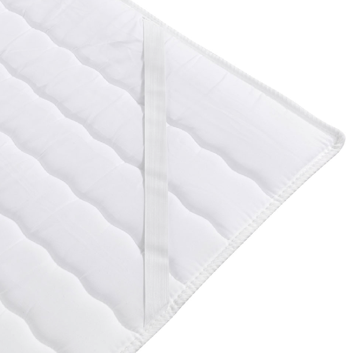 Close up of the mattress topper