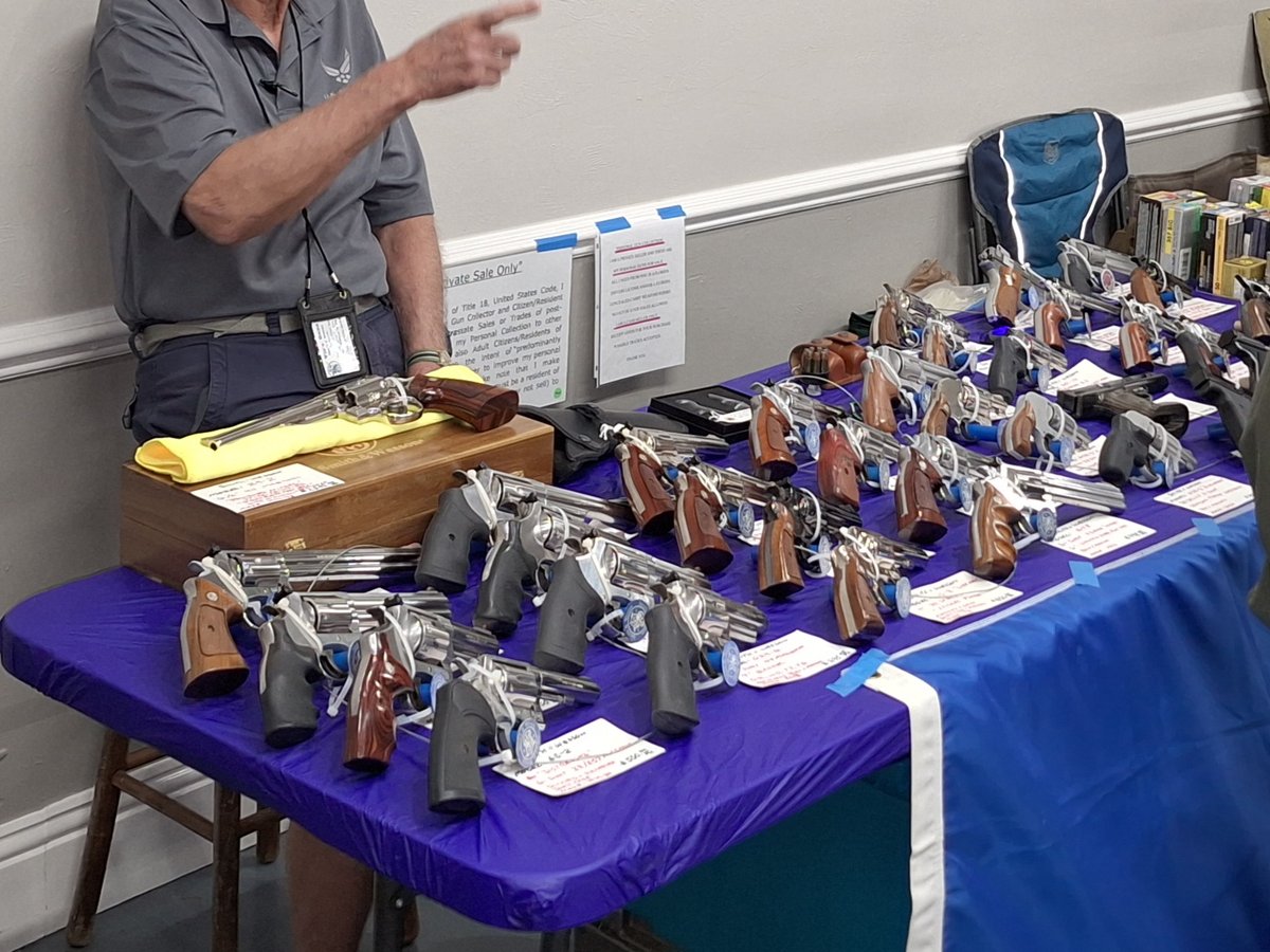 Naples Gun and Knife Show image 6