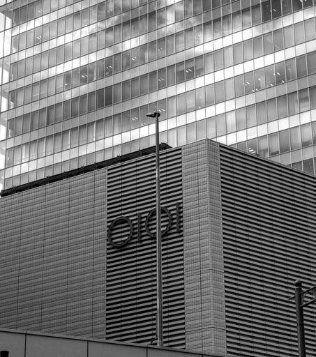 b/w oi oi