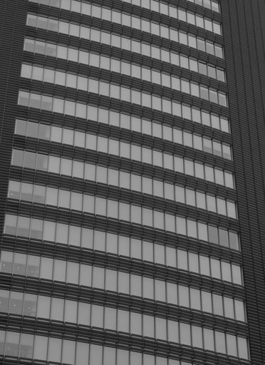 b/w monolith